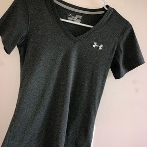 dark grey under armour workout shirt